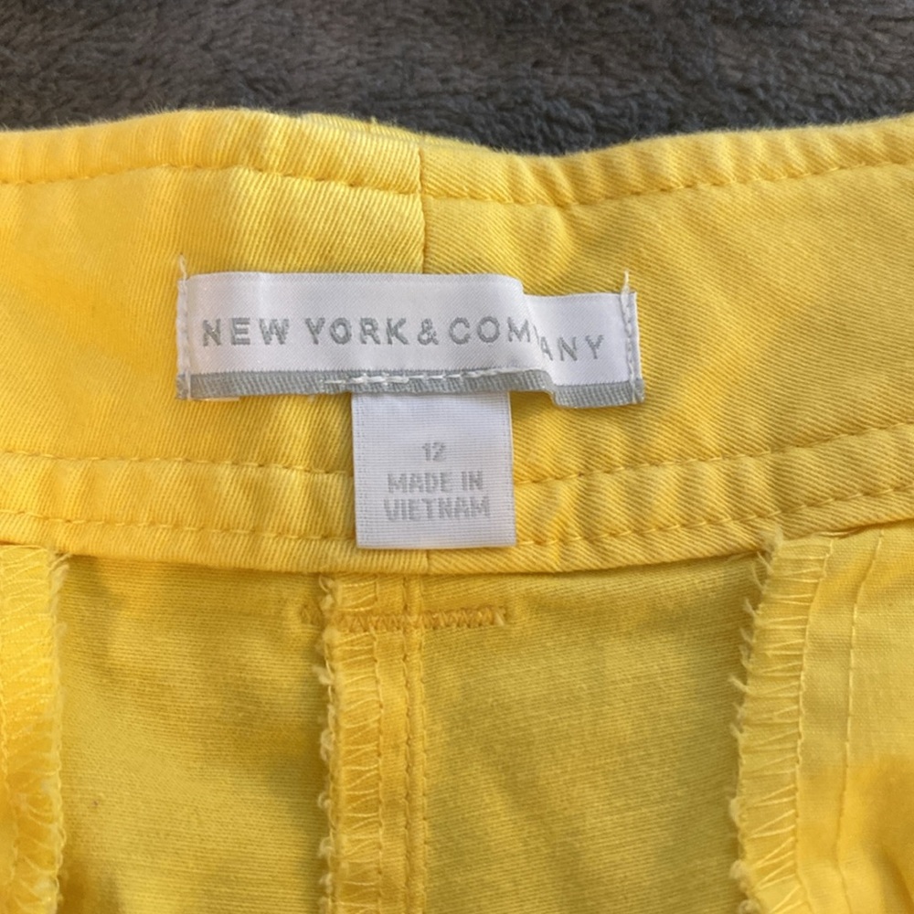 New York & Company Yellow Tailored Shorts Size 12 - Picture 6 of 6
